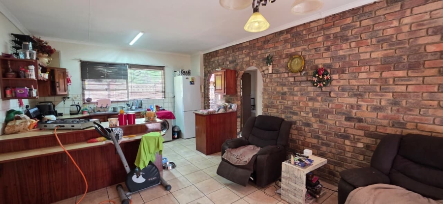 1 Bedroom Property for Sale in Meerhof North West